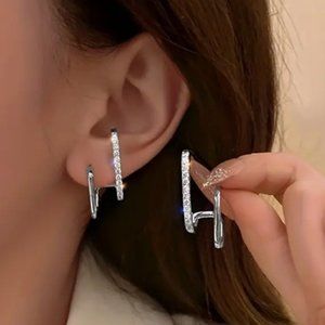 SPARKLING SILVER POST EARRINGS